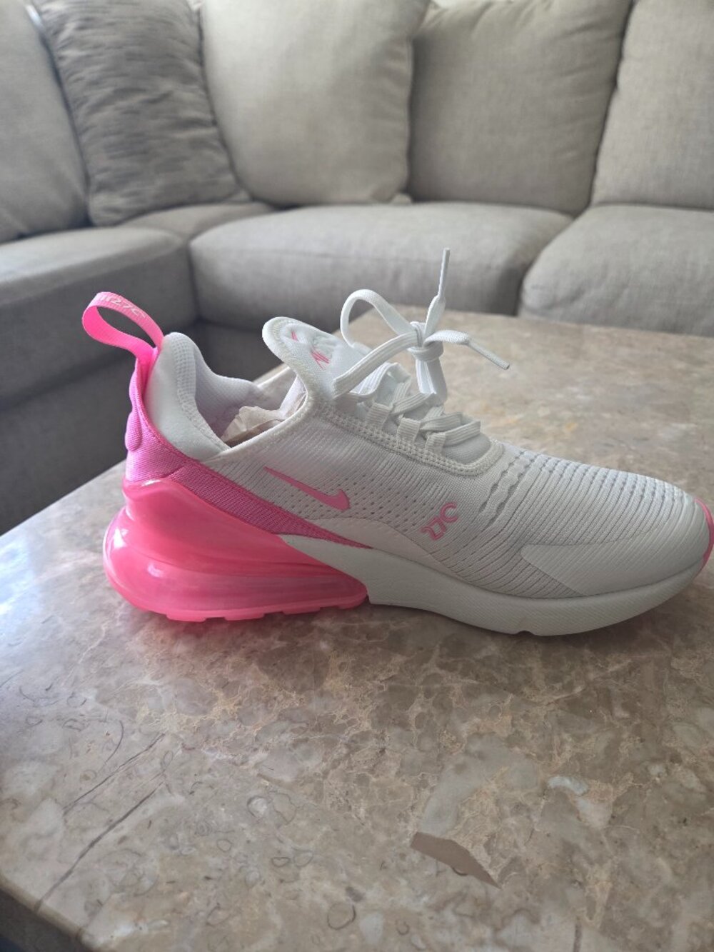 Womens Nike Air Max 270 Size 8.5 US